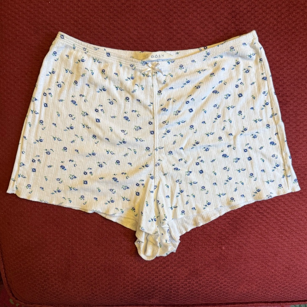 Doen Stella Shorts in Blue Sweatpea - Picture 2 of 5